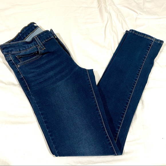 EUC Levi’s Women’s Skinny Jeans - Picture 2 of 4